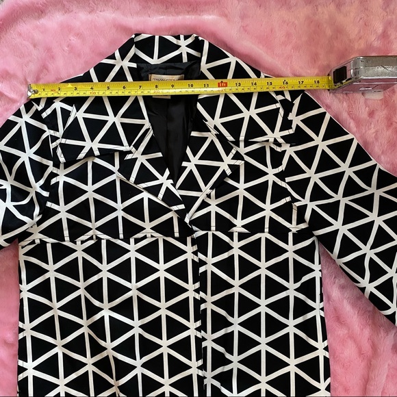 Transitions Crop Jacket - Picture 11 of 11